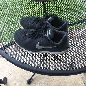 Boys Nike Shoes  size 3.5 (Big Boys)